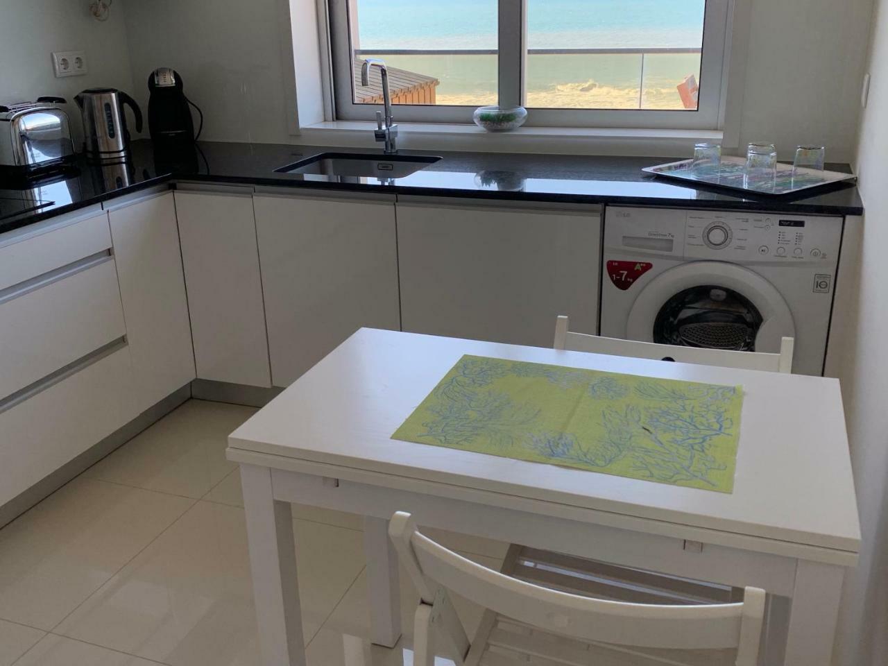 Front Beach Apartment Povoa de Varzim Luaran gambar