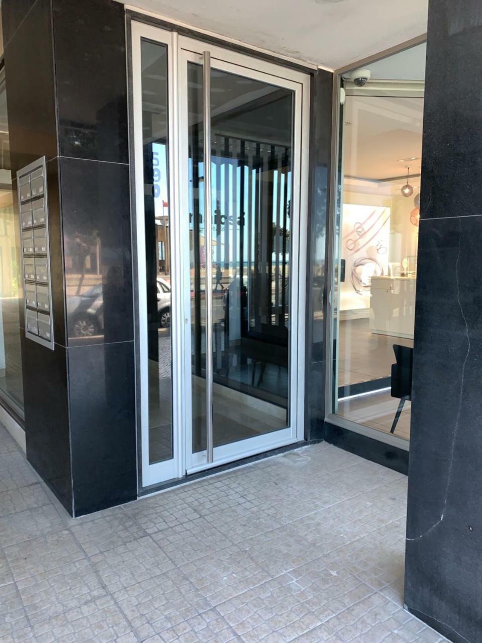 Front Beach Apartment Povoa de Varzim Luaran gambar